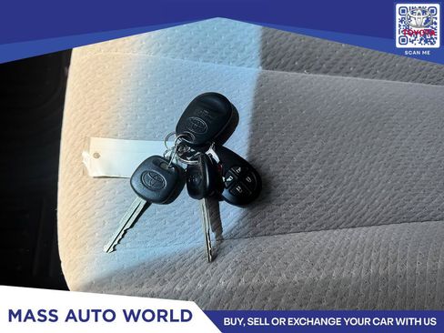Used 2011 Toyota Sienna LE w/ Towing Pkg FWD image 12