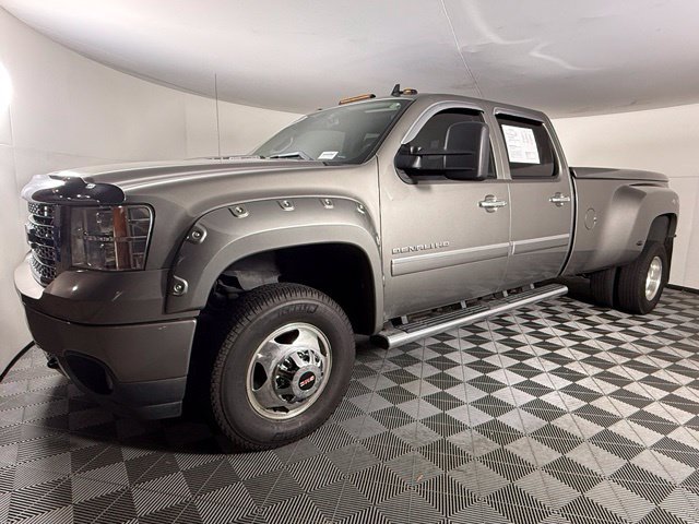 Used 2013 GMC Sierra 3500 Denali AWD/4WD image 2