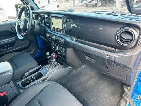 Used 2022 Jeep Gladiator Sport image 33