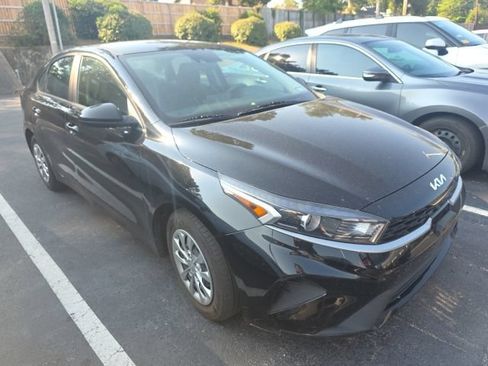 Used 2023 Kia Forte LX FWD image 3