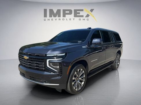 Used 2026 Chevrolet Suburban High Country RWD image 1