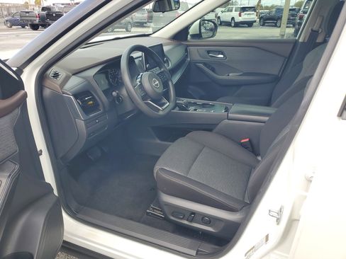 Certified 2022 Nissan Rogue SV image 11