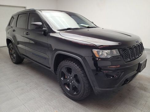 Used 2018 Jeep Grand Cherokee Laredo AWD/4WD image 11