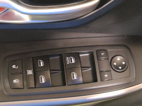 Used 2020 Jeep Cherokee Latitude FWD image 27