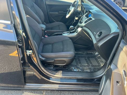 Used 2014 Chevrolet Cruze LT w/ All-Star Edition FWD image 24