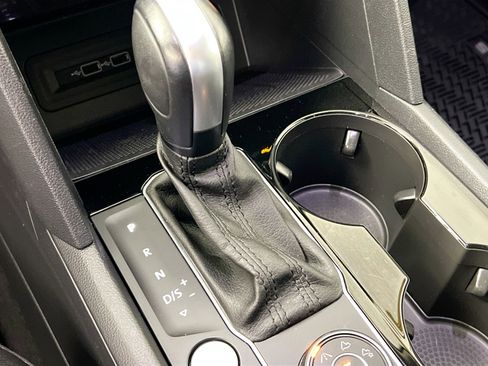 Used 2021 Volkswagen Atlas SEL image 25