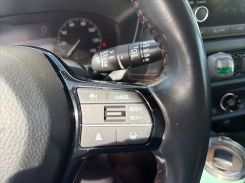 Used 2023 Honda HR-V Sport image 9