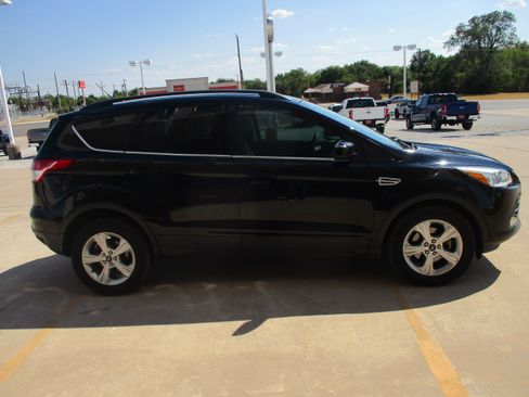 Used 2016 Ford Escape SE w/ Equipment Group 201A FWD image 7