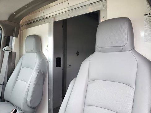 Used 2022 Ford E-350 and Econoline 350 Super Duty w/ Power Windows & Locks Group image 27