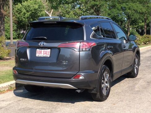 Used 2018 Toyota RAV4 XLE AWD/4WD image 5