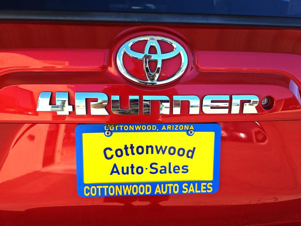 Used 2015 Toyota 4Runner SR5 AWD/4WD image 35