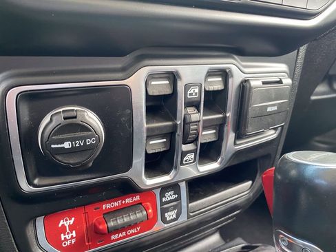 Used 2021 Jeep Gladiator Rubicon w/ Uconnect 4C Nav & Sound Group AWD/4WD image 8