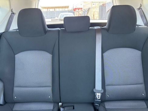 Used 2025 Kia Soul LX w/ LX Technology Package FWD image 38