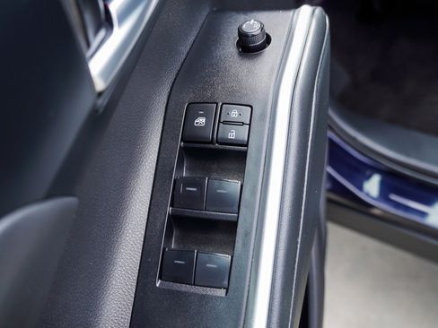 Certified 2025 Toyota Highlander XLE AWD/4WD image 19