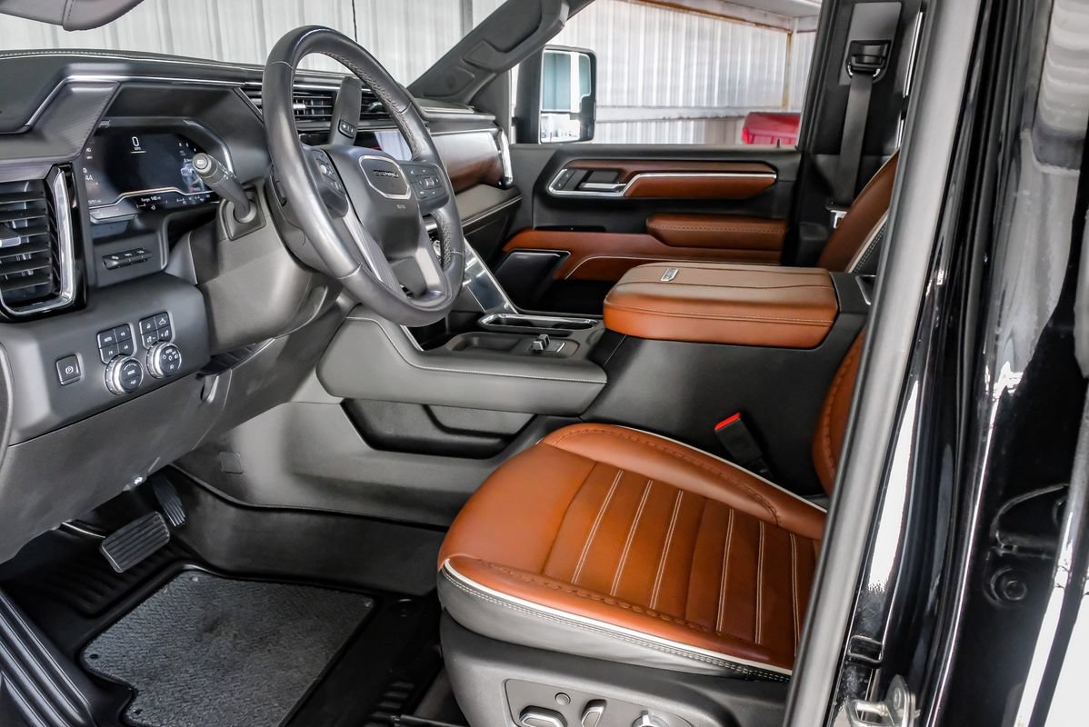 Used 2024 GMC Sierra 2500 Denali Ultimate AWD/4WD image 14
