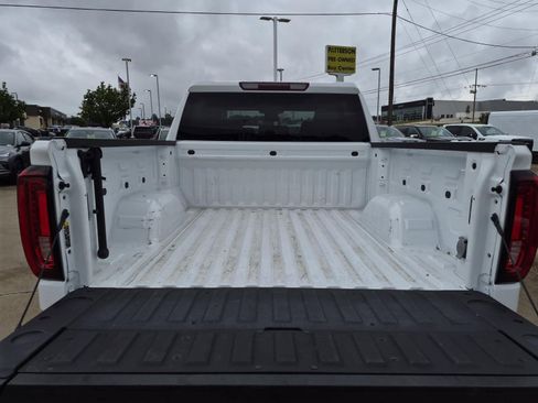 Used 2024 GMC Sierra 1500 SLT AWD/4WD image 10