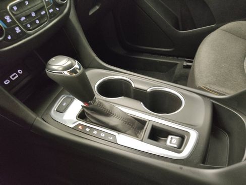 Used 2020 Chevrolet Equinox LT w/ Driver Convenience Package image 26