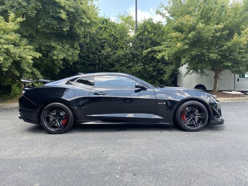 Used 2020 Chevrolet Camaro ZL1 RWD image 10