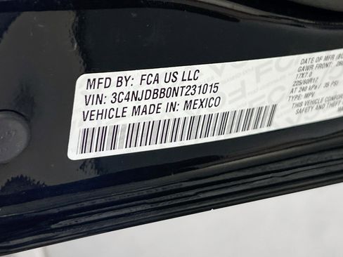 Used 2022 Jeep Compass Latitude AWD/4WD image 29