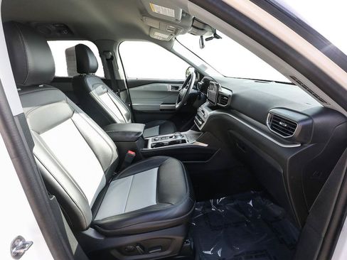 Certified 2024 Ford Explorer XLT w/ Equipment Group 202A AWD/4WD image 23