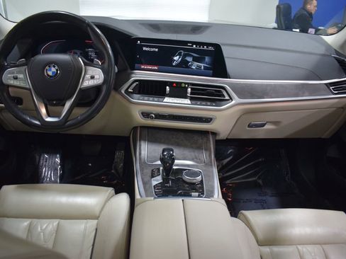 Used 2020 BMW X7 xDrive40i w/ Premium Package image 11