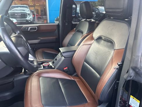 Used 2022 Ford Bronco Outer Banks w/ Sasquatch Package AWD/4WD image 3