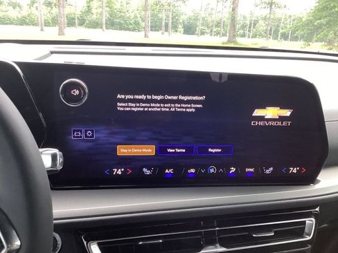 New 2026 Chevrolet Traverse LT w/ Driver Confidence Package FWD image 21