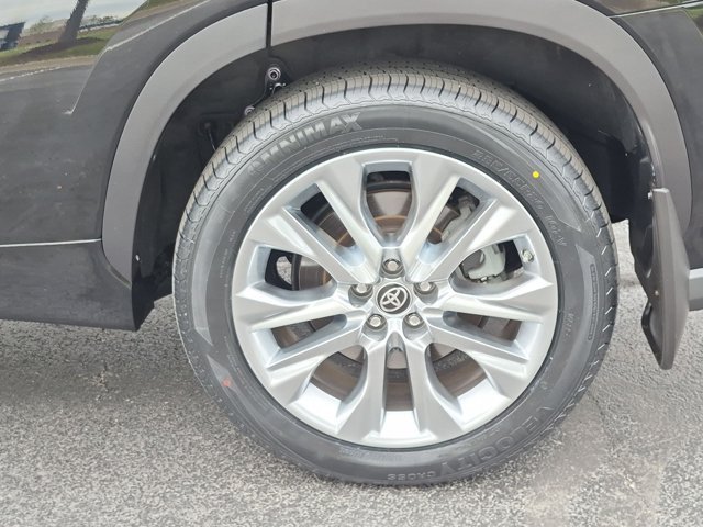 Certified 2022 Toyota Highlander Limited AWD/4WD image 8