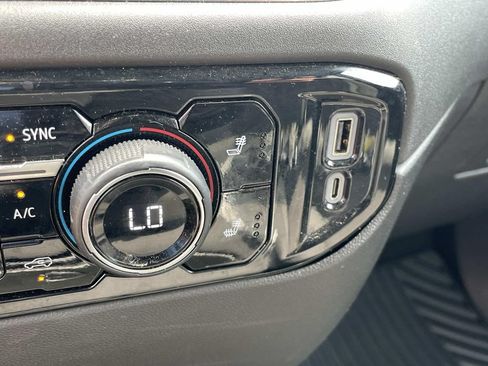 Used 2025 Chevrolet Silverado 1500 LT AWD/4WD image 19