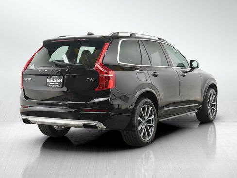 Used 2017 Volvo XC90 T6 Momentum w/ Vision Package AWD/4WD image 5