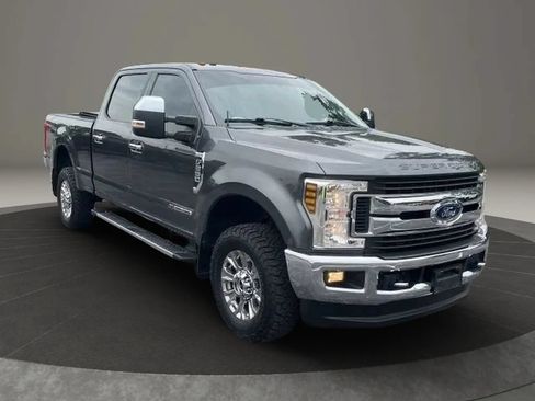 Used 2019 Ford F250 XLT w/ XLT Premium Package AWD/4WD image 11
