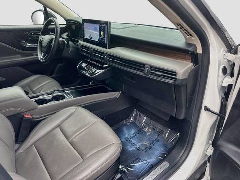 Used 2023 Lincoln Corsair Reserve w/ Equipment Group 201A FWD image 29