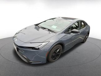 Used 2025 Toyota Prius LE video 2