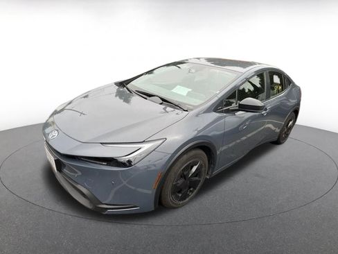 Used 2025 Toyota Prius LE image 2