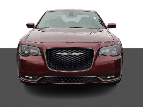 Used 2019 Chrysler 300 S w/ 300S Alloy Package image 2