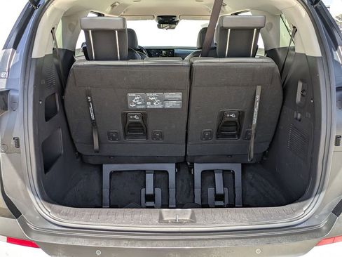 Used 2025 Kia Carnival FWD image 26