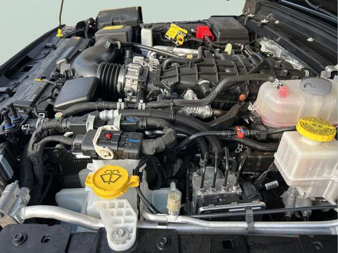 Used 2025 Jeep Gladiator Sport image 34