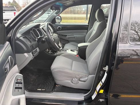 Used 2015 Toyota Tacoma 4x4 Double Cab w/ TRD Sport Package image 18