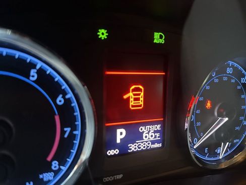 Used 2019 Toyota Corolla LE image 44