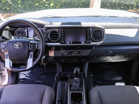 Used 2021 Toyota Tacoma SR5 RWD image 11