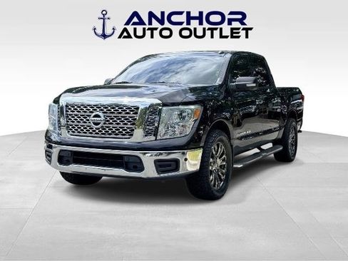 Used 2019 Nissan Titan SV w/ SV Convenience Package RWD image 4