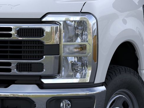 New 2025 Ford F350 XL w/ XL Chrome Package AWD/4WD image 18