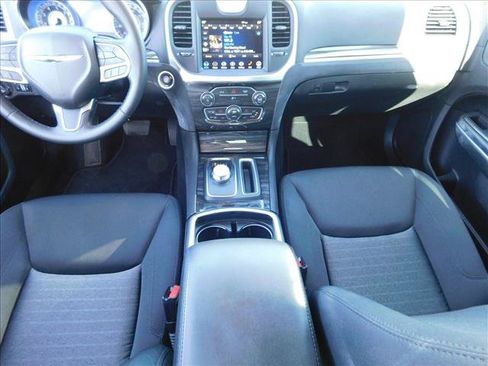 Used 2021 Chrysler 300 Touring w/ Driver Convenience Group RWD image 23
