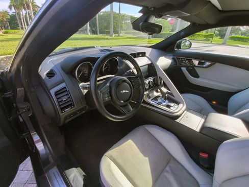 Used 2016 Jaguar F-TYPE Coupe RWD image 23