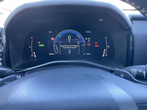 Used 2025 Toyota Camry SE w/ Convenience Package image 37