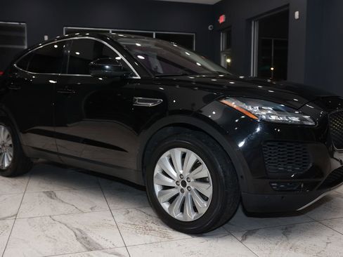 Used 2019 Jaguar E-PACE SE image 10