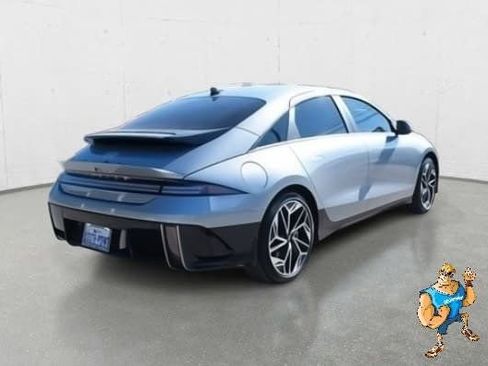 Used 2025 Hyundai Ioniq 6 SEL image 4