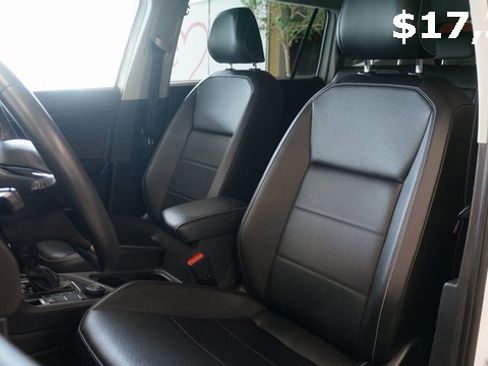 Certified 2021 Volkswagen Tiguan SE image 10