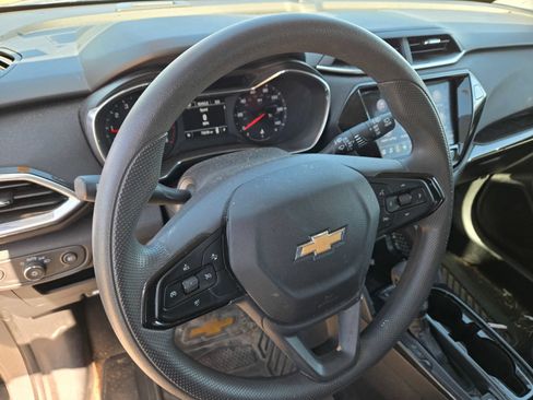 Used 2023 Chevrolet TrailBlazer LT w/ Convenience Package FWD image 10