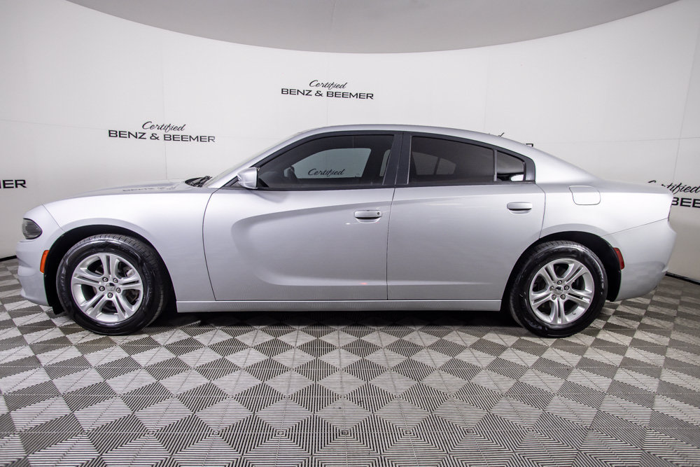 Used 2022 Dodge Charger SXT w/ Driver Convenience Group RWD image 10
